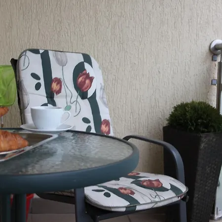 Plaza Zachodnia Апартаменты *
